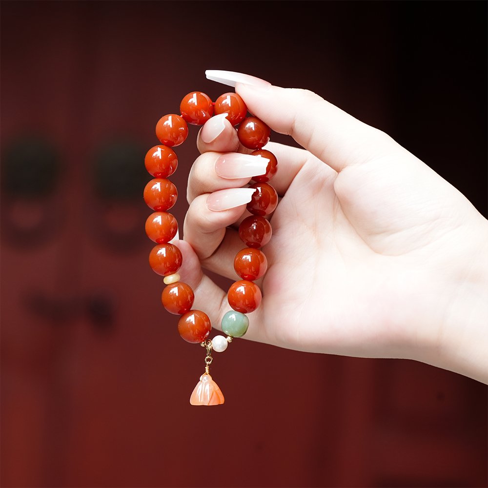 red agate bracelet,red agate Hetian jade bracelet,emotional steadiness crystal bracelet,auspicious red bracelet,red crystal bracelet,Hetian jade bracelet,shell pearl bracelet,meaningful crystal jewelry,daily wear bracelet,TS-121 bracelet