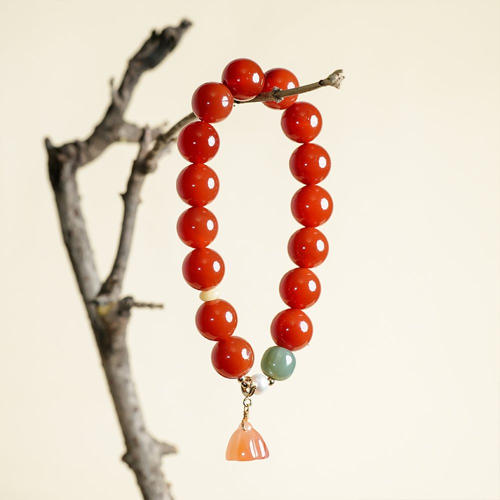 red agate bracelet,red agate Hetian jade bracelet,emotional steadiness crystal bracelet,auspicious red bracelet,red crystal bracelet,Hetian jade bracelet,shell pearl bracelet,meaningful crystal jewelry,daily wear bracelet,TS-121 bracelet