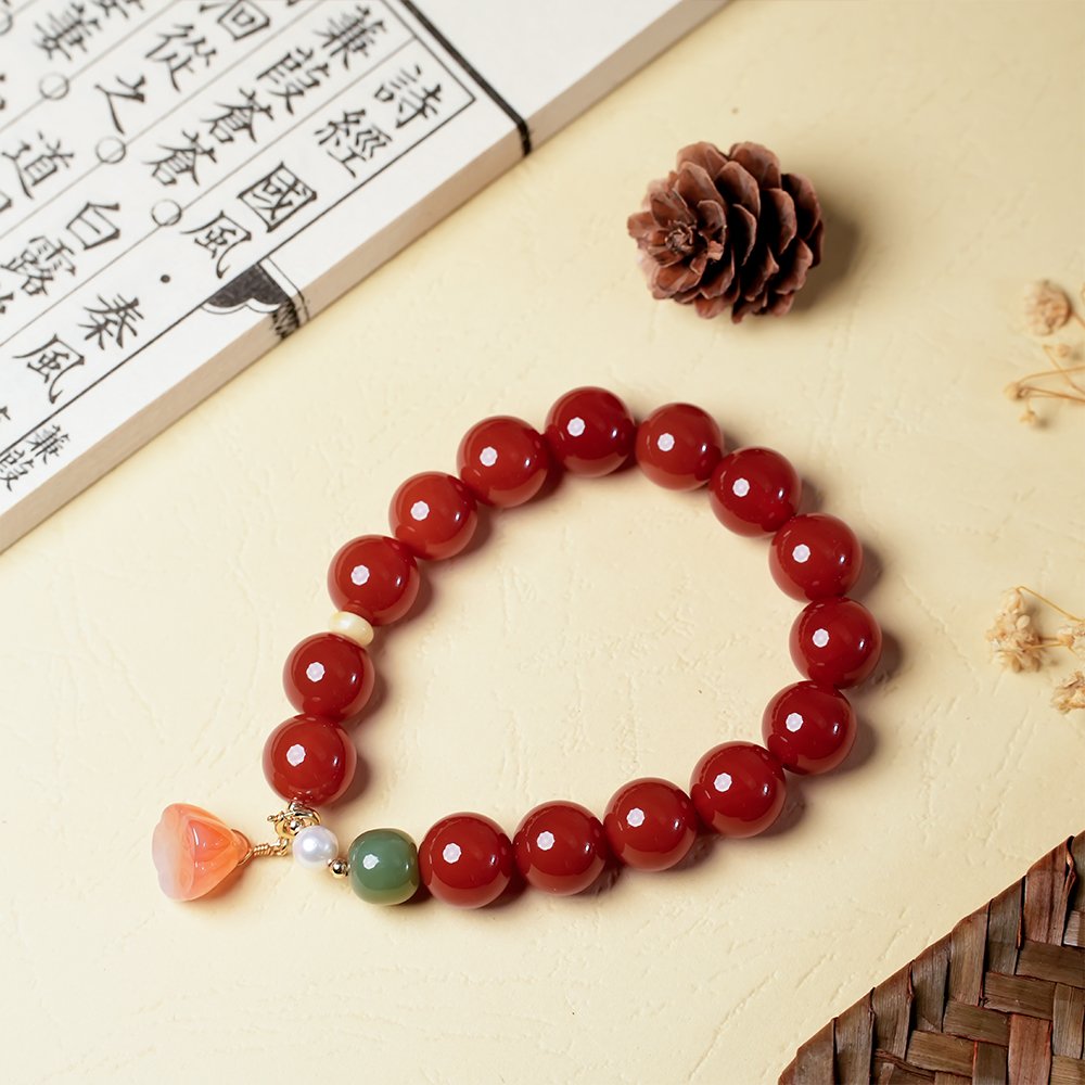 red agate bracelet,red agate Hetian jade bracelet,emotional steadiness crystal bracelet,auspicious red bracelet,red crystal bracelet,Hetian jade bracelet,shell pearl bracelet,meaningful crystal jewelry,daily wear bracelet,TS-121 bracelet
