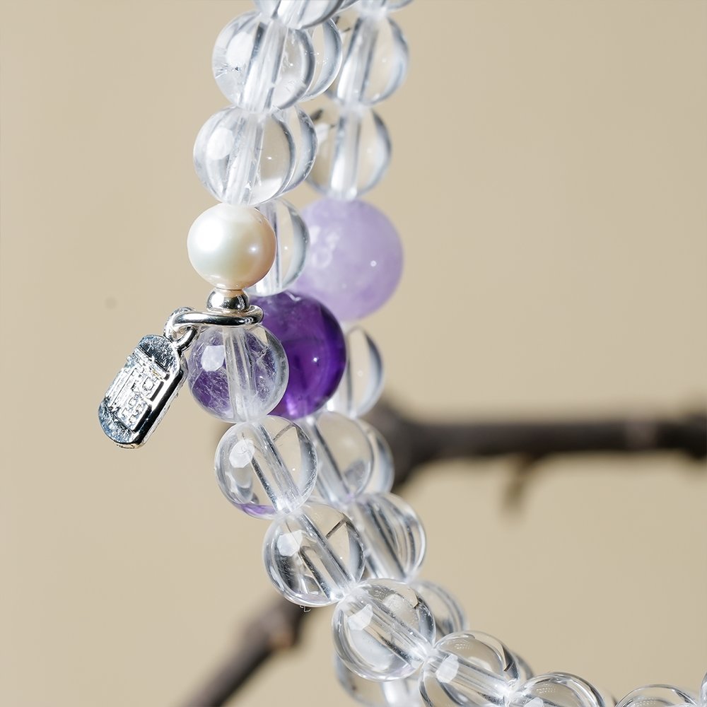 clear quartz amethyst bracelet,clear thinking crystal bracelet,minimalist crystal bracelet,white crystal purple crystal bracelet,amethyst bracelet for daily wear,clear quartz bracelet,shell pearl crystal bracelet,symbolic cleansing bracelet,focus symbolism bracelet,TS-209 bracelet
