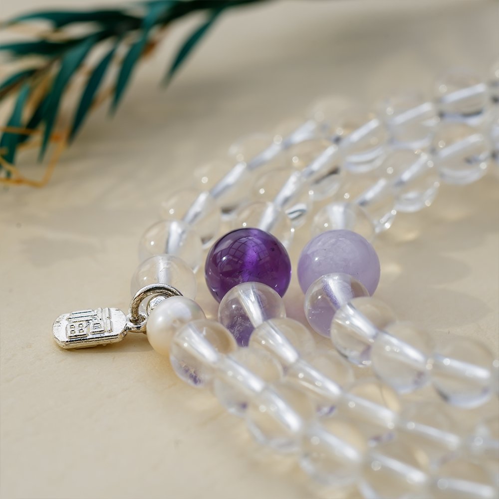 clear quartz amethyst bracelet,clear thinking crystal bracelet,minimalist crystal bracelet,white crystal purple crystal bracelet,amethyst bracelet for daily wear,clear quartz bracelet,shell pearl crystal bracelet,symbolic cleansing bracelet,focus symbolism bracelet,TS-209 bracelet